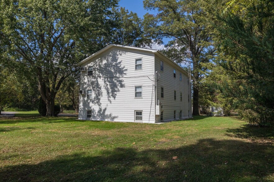 8943 N 300 W, Lake Village, IN à vendre - Photo du bâtiment - Image 3 de 25