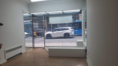 16 W 37th St, New York, NY for lease Interior Photo- Image 2 of 11