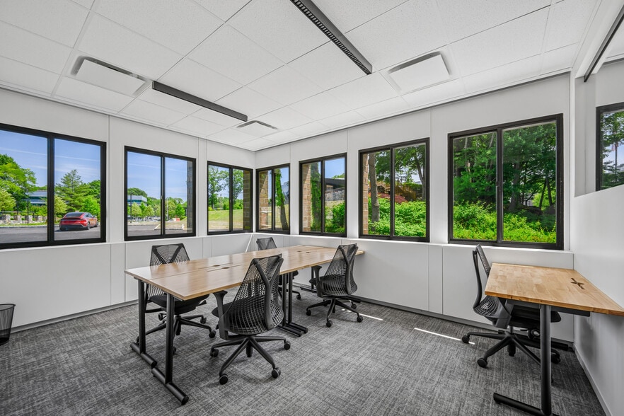 5 Greenwich Office Park, Greenwich, CT for lease - Interior Photo - Image 2 of 11