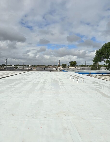 683 W 26th St, Hialeah, FL for sale - Building Photo - Image 3 of 16