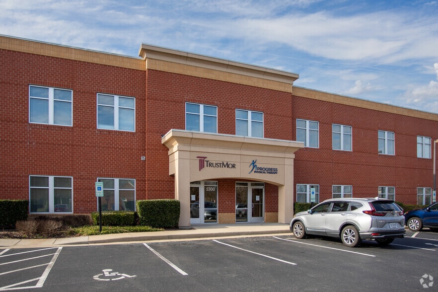 5300 Hickory Park Dr, Glen Allen, VA à louer - Photo du bâtiment - Image 2 de 4