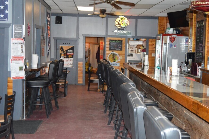 119 N Lincoln St, Ransom, IL for lease - Interior Photo - Image 2 of 25