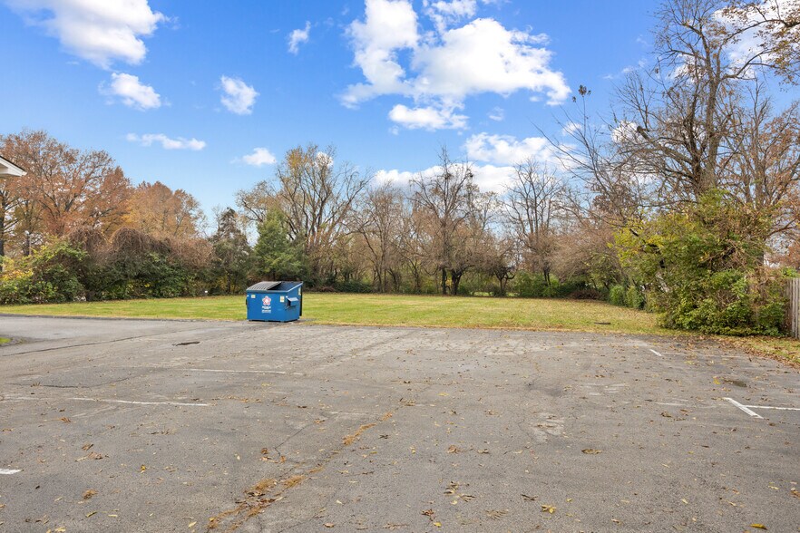 4734 Dixie Hwy, Louisville, KY à louer - Photo du bâtiment - Image 3 de 21