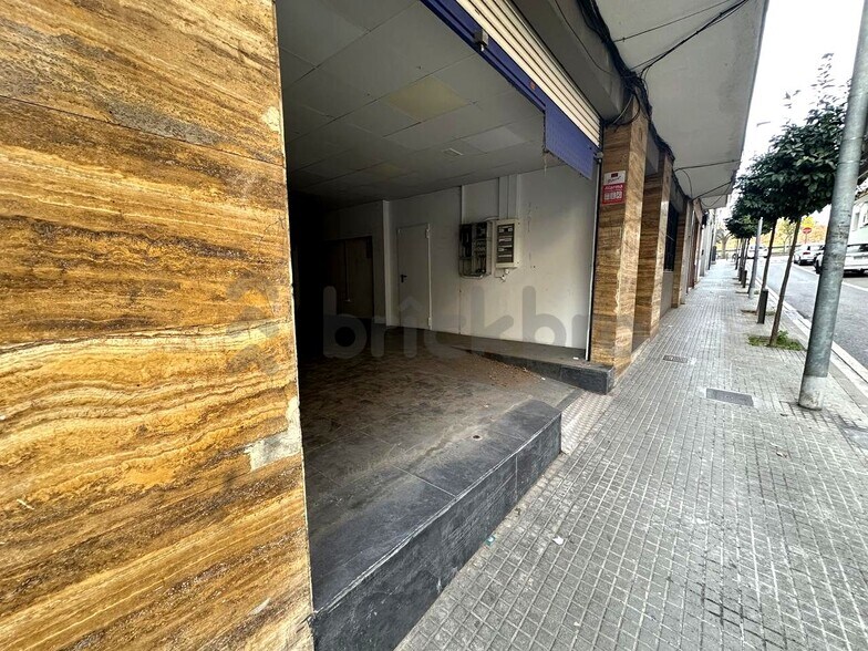 Immeuble residentiel dans Esplugues de Llobregat, Barcelona à vendre - Photo du bâtiment - Image 2 de 28