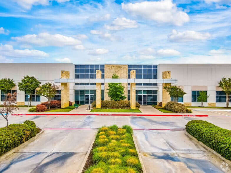 14800 Trinity Blvd, Fort Worth, TX à louer - Photo du bâtiment - Image 2 de 11