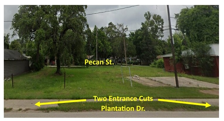 354 E Plantation Dr, Clute, TX à vendre - Photo du bâtiment - Image 1 de 8