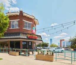 1100-1120 Classen Dr, Oklahoma City, OK à louer Photo du bâtiment- Image 2 de 5