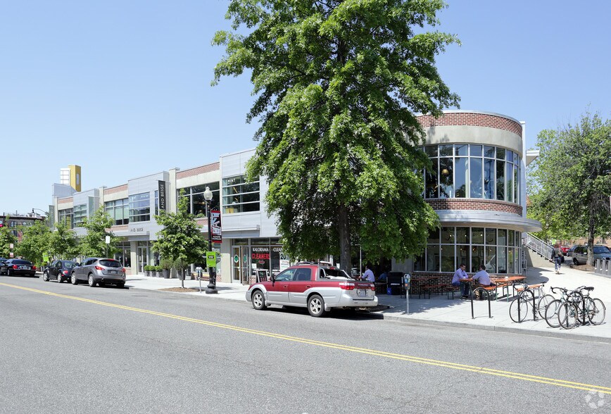 1781 Florida Ave NW, Washington, DC à louer - Photo du bâtiment - Image 3 de 11