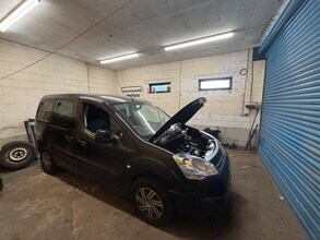 217 Gosport Rd, Fareham for lease Interior Photo- Image 2 of 6