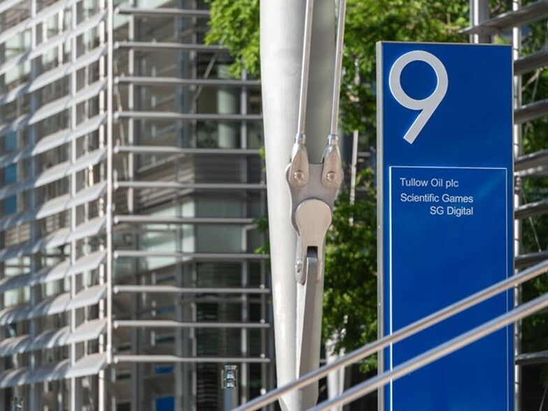 566 Chiswick High Rd, London for lease - Building Photo - Image 3 of 14