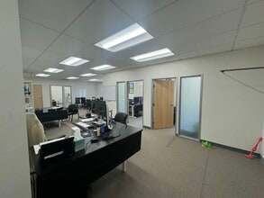 10537 Santa Monica Blvd, Los Angeles, CA à vendre Photo du bâtiment- Image 2 de 5