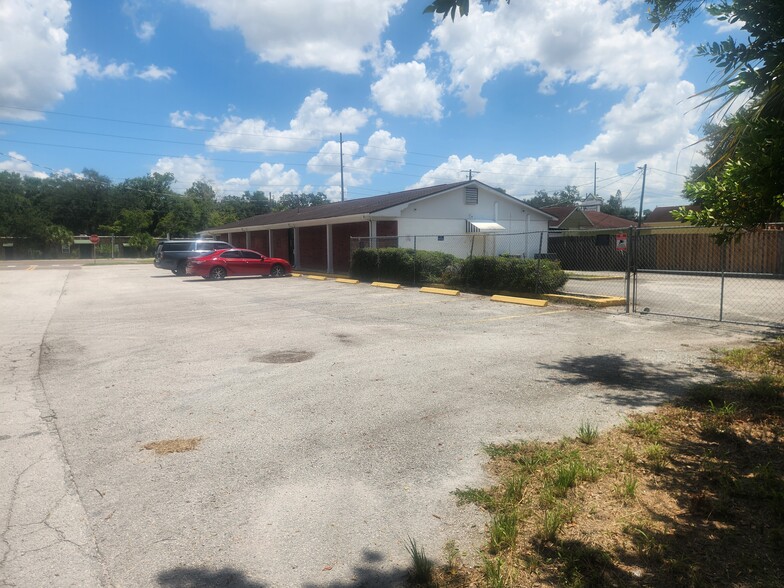 13124 N Florida Ave, Tampa, FL à vendre - Photo du bâtiment - Image 2 de 7