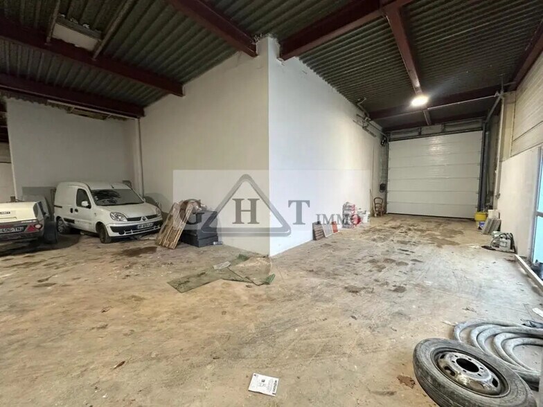 Industrial in Lisses for lease - Interior Photo - Image 1 of 6