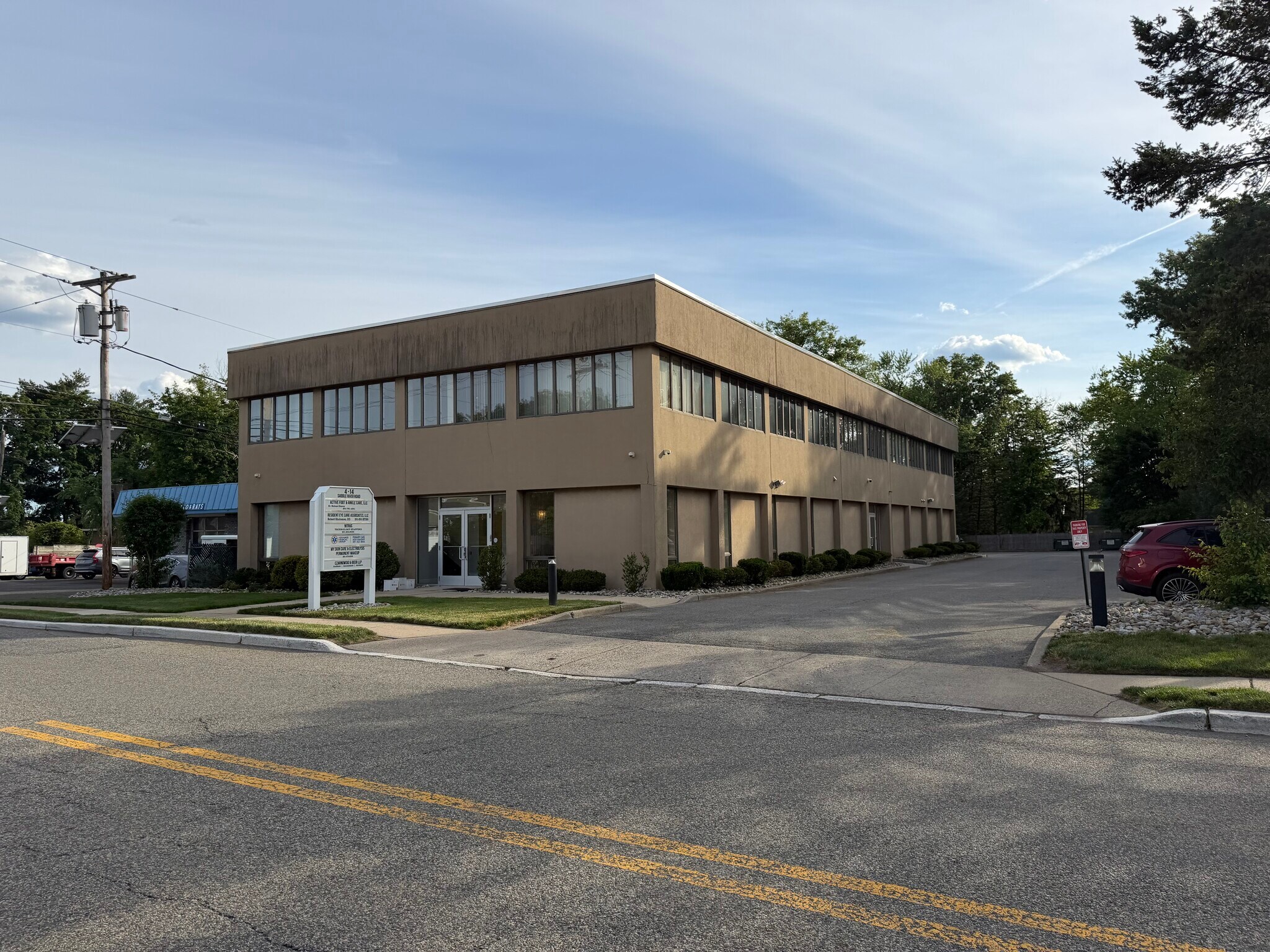 4-14 Saddle River Rd, Fair Lawn, NJ for lease Building Photo- Image 1 of 21