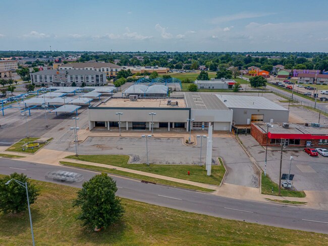 Plus de détails pour 1030 W I 240 Service Rd, Oklahoma City, OK - Commerce de détail à vendre