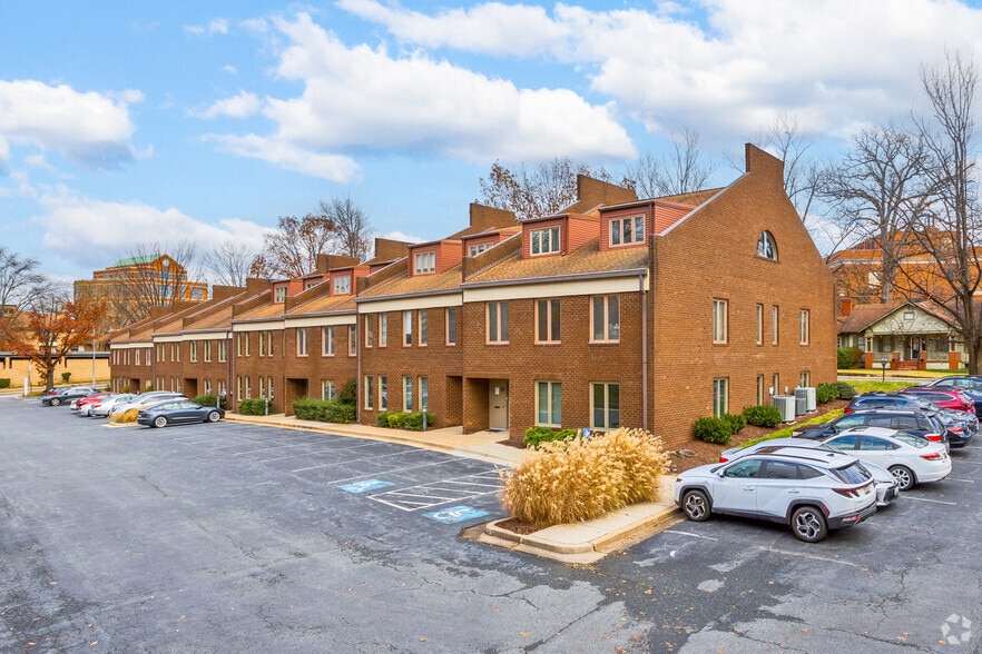 401 E Jefferson St, Rockville, MD à louer - Photo du bâtiment - Image 2 de 22