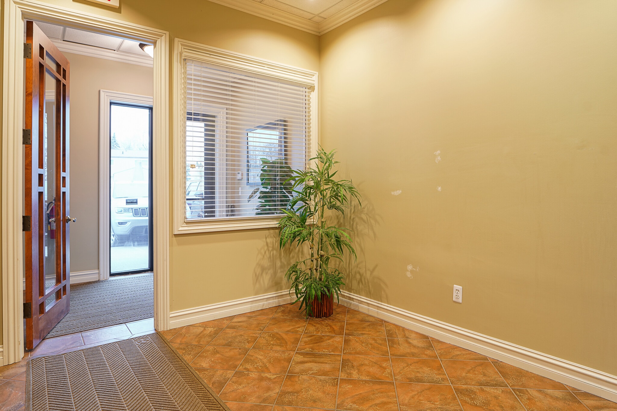 13400-13486 Canal Rd, Sterling Heights, MI for lease Interior Photo- Image 1 of 37