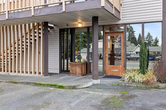 7820-7822 27th St W, University Place, WA for sale Interior Photo- Image 1 of 7
