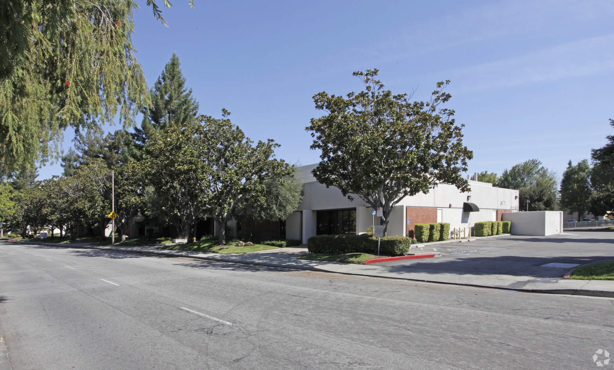 420-430 Oakmead Pky, Sunnyvale, CA for lease Building Photo- Image 1 of 20