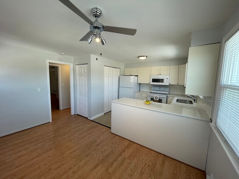 215 N Waukegan Rd, Lake Bluff, IL à vendre - Photo intérieure - Image 3 de 56