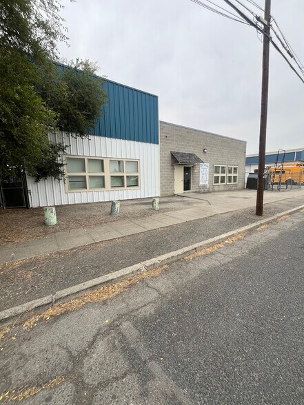 2911 E Boone Ave, Spokane, WA à vendre - Photo du bâtiment - Image 2 de 5