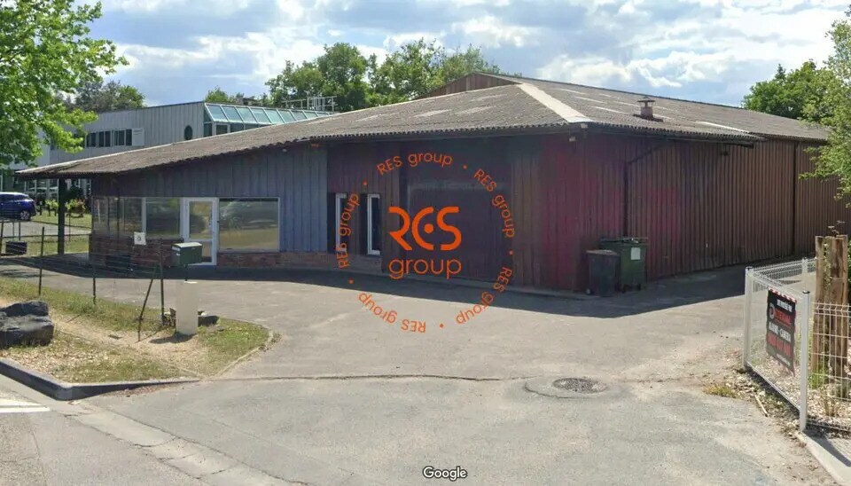 Office in Gradignan for lease Building Photo- Image 1 of 7