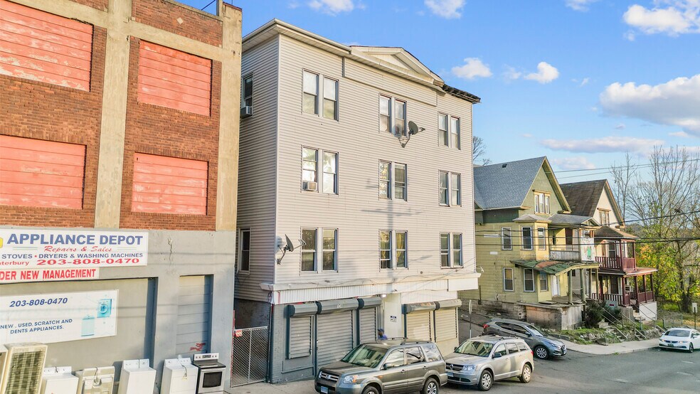 138 Cherry St, Waterbury, CT à vendre - Photo du bâtiment - Image 3 de 10