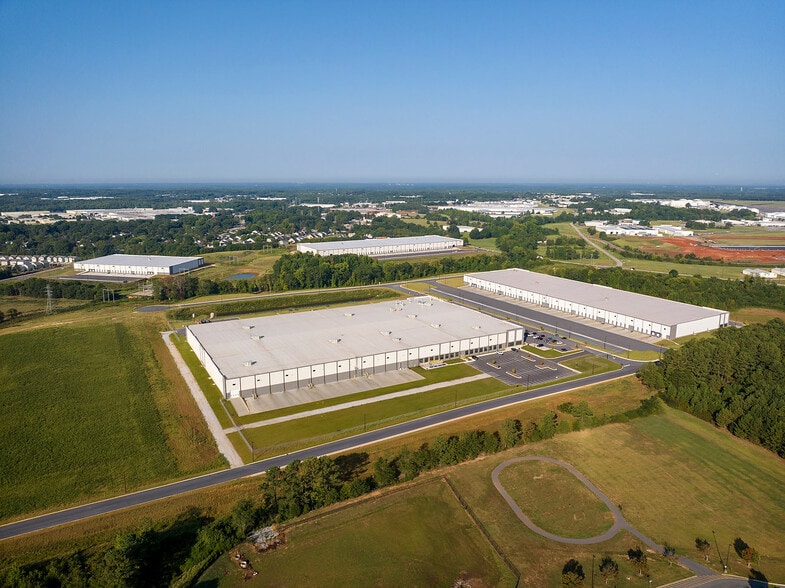 1500 Perimeter Rd, Greenville, SC for lease - Building Photo - Image 1 of 8