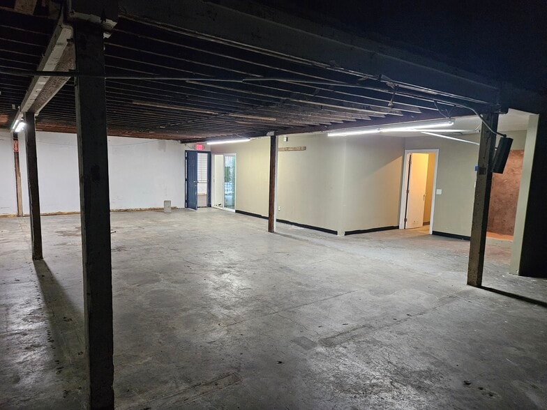 1812 S Flower St, Los Angeles, CA for lease - Building Photo - Image 3 of 7