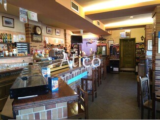 Plus de détails pour Multi-résidentiel à vendre