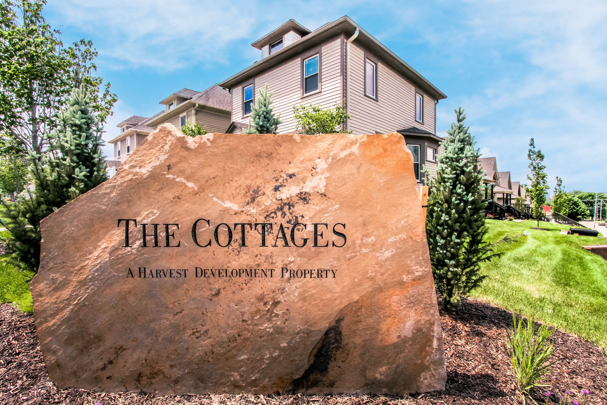 21-Door Multifamily Property in Omaha portfolio of 3 properties for sale on LoopNet.ca Primary Photo- Image 1 of 32