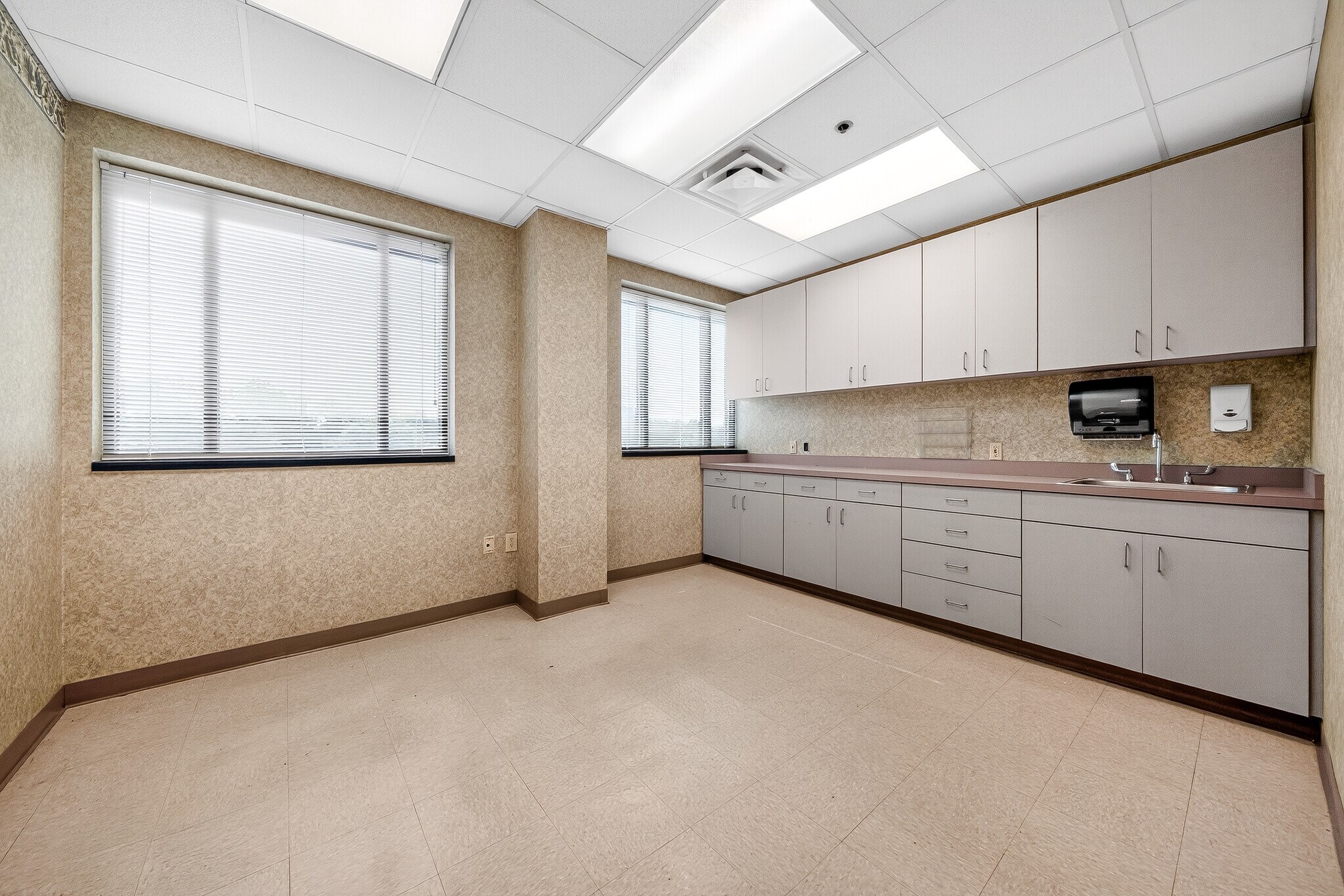 1900 10th Ave, Columbus, GA for lease Interior Photo- Image 1 of 21