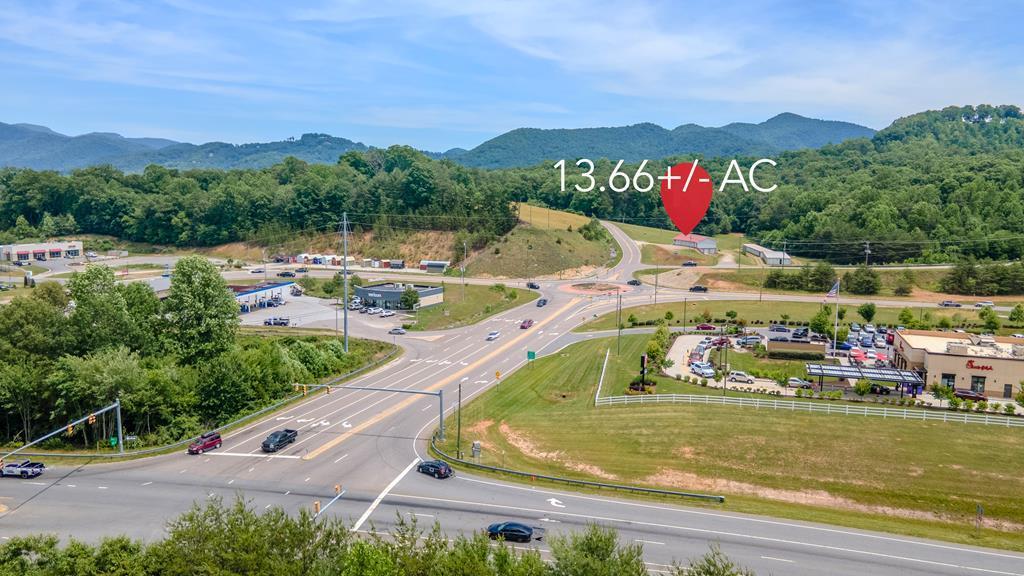 503 Dowdle Mountain Rd, Franklin, NC à vendre Photo du bâtiment- Image 1 de 22