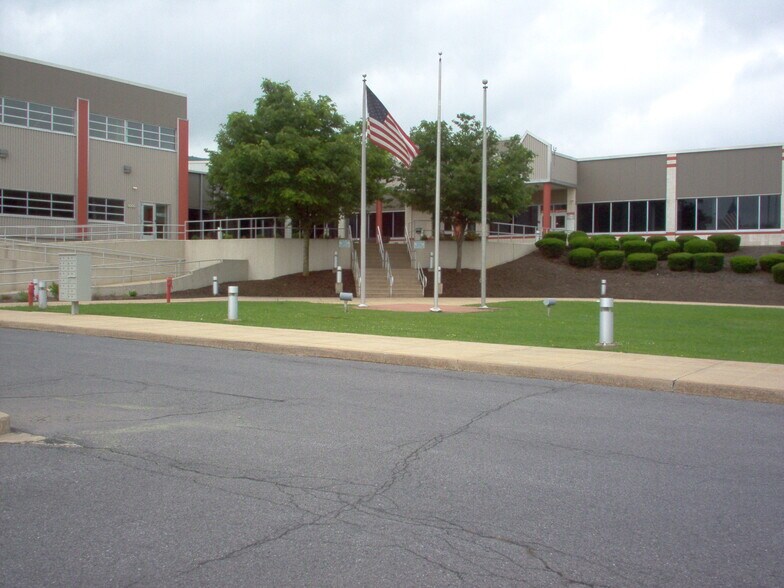 3500 E College Ave, State College, PA à louer - Photo du bâtiment - Image 1 de 3