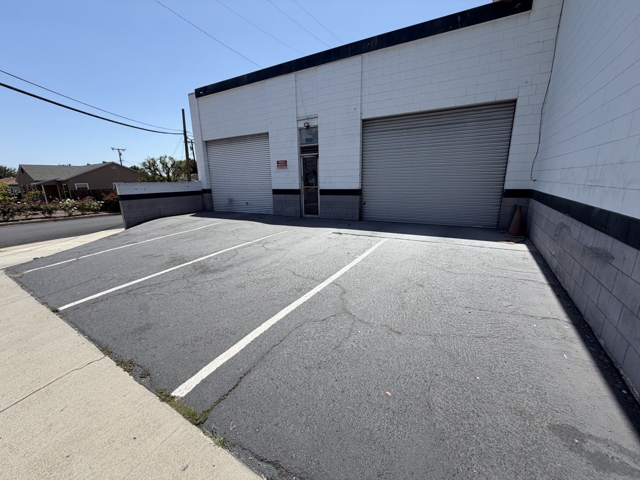 201 S Bedford St, La Habra, CA à louer Photo du bâtiment- Image 1 de 12