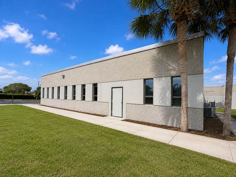 1750 Tree Blvd, Saint Augustine, FL à vendre - Photo du bâtiment - Image 2 de 4