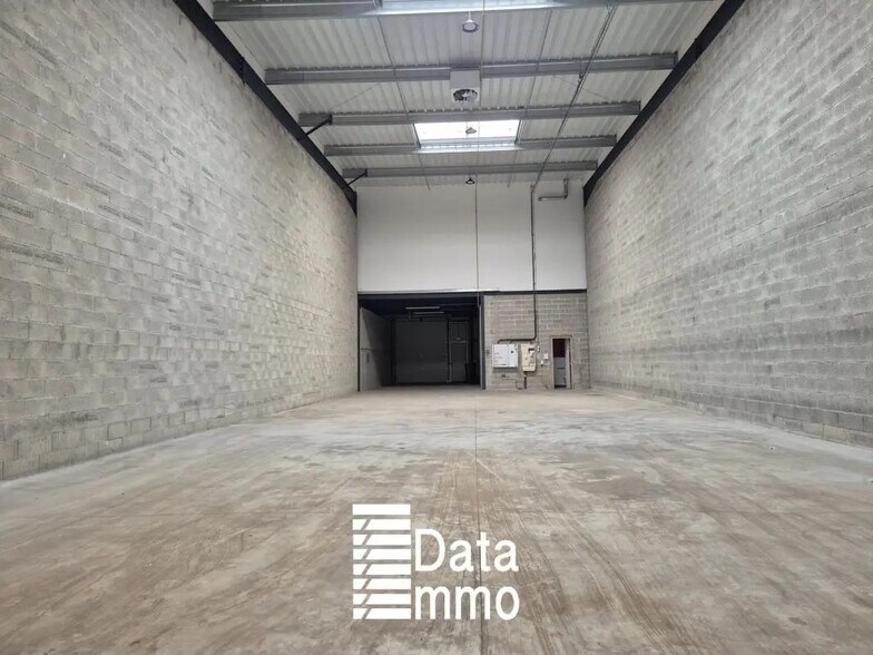 Industriel dans Bussy-Saint-Georges à louer - Photo du bâtiment - Image 1 de 8