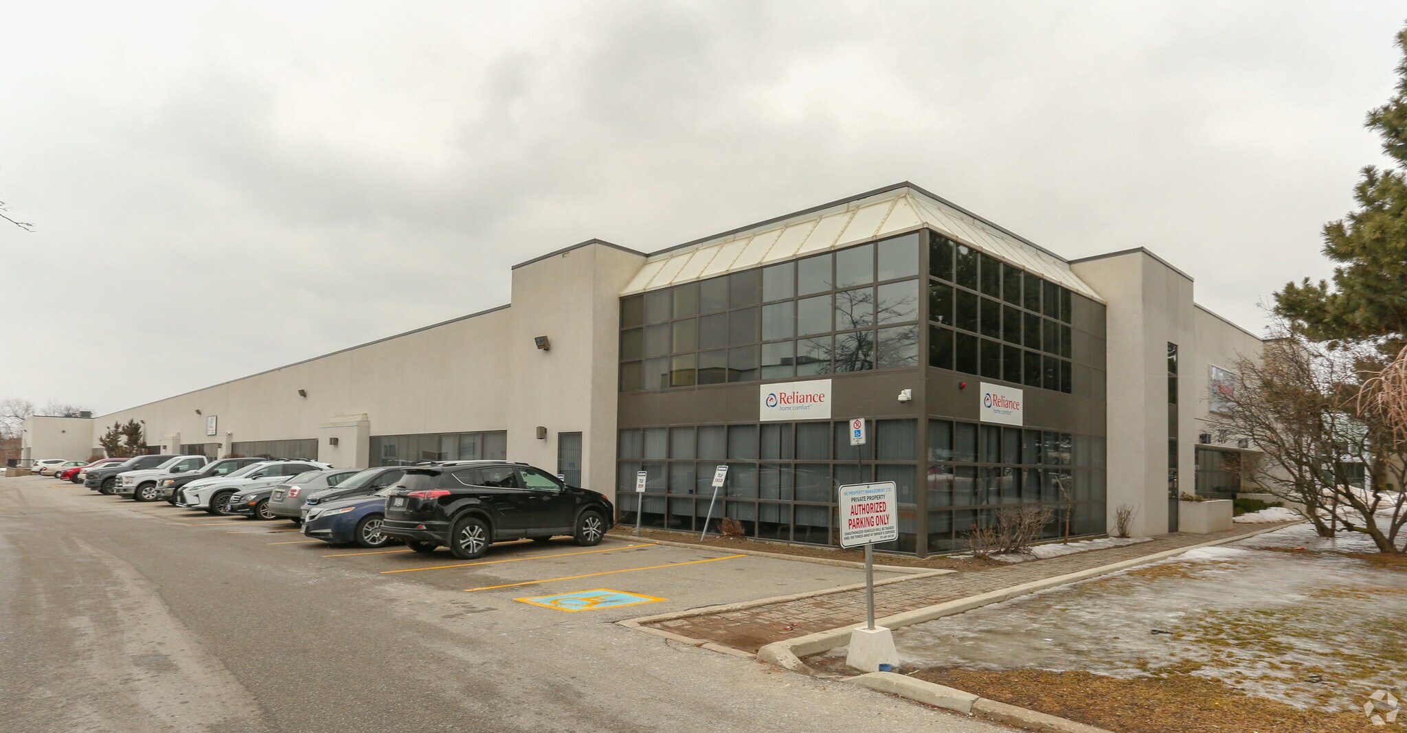 200 W Beaver Creek Rd, Richmond Hill, ON for sale Primary Photo- Image 1 of 1