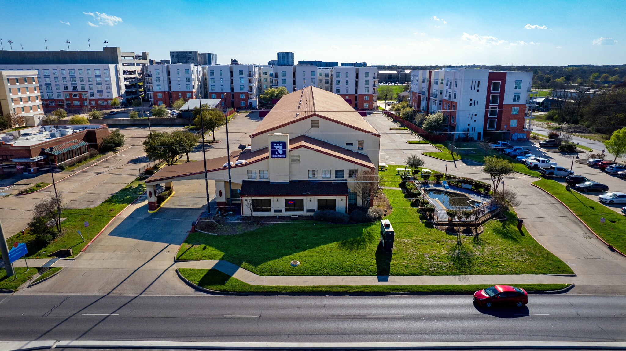 104 Texas Ave S, College Station, TX à vendre Photo du bâtiment- Image 1 de 12