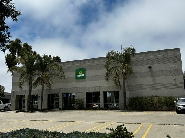 3223 Golf Course Dr, Ventura, CA for lease Building Photo- Image 1 of 12