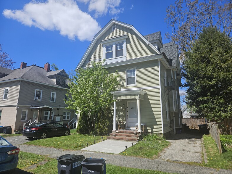 21-Unit Value-Add | Reposition & Resale portfolio of 4 properties for sale on LoopNet.ca - Building Photo - Image 2 of 8