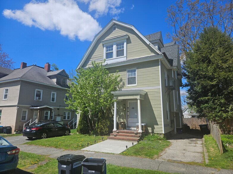 21-Unit Value-Add | Reposition & Resale portefeuille de 4 propriétés à vendre sur LoopNet.ca - Photo du bâtiment - Image 2 de 8