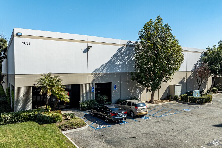 9838 Geary Ave, Santa Fe Springs, CA à louer - Photo principale - Image 1 de 6