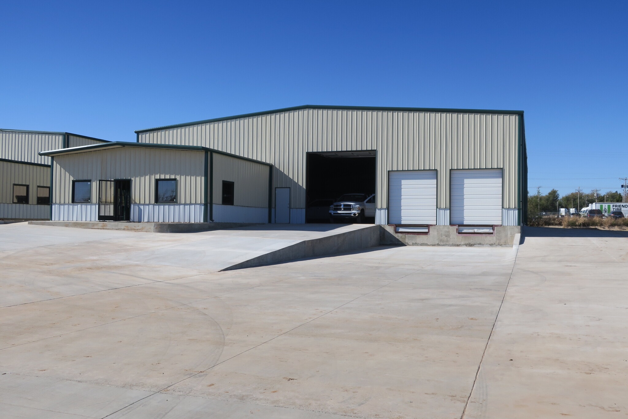 2717 S Vermont Ave, Oklahoma City, OK for lease Building Photo- Image 1 of 2