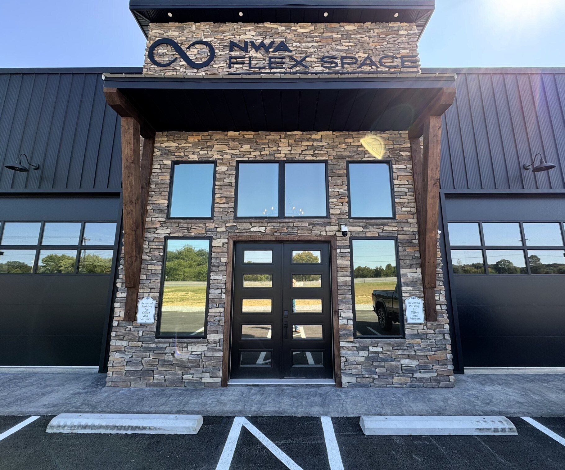 21118 Wade Rd, Springdale, AR à louer Photo du bâtiment- Image 1 de 15