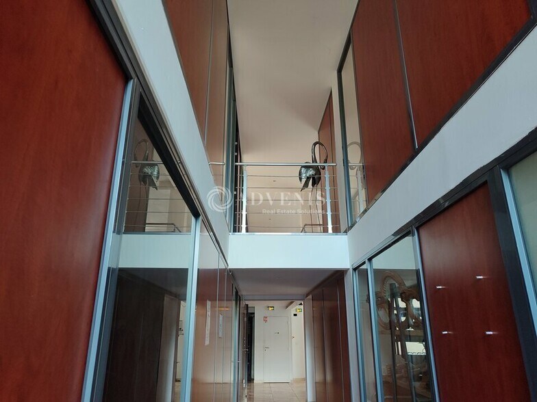 18 Rue Yves Montand, Montpellier for lease - Interior Photo - Image 3 of 3