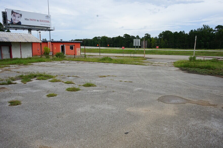 11421 Highway 150, Shepherd, TX à vendre - Photo du bâtiment - Image 2 de 8