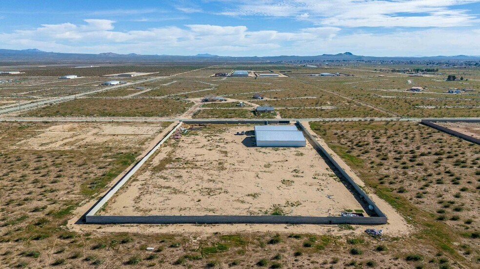 22245 Mitchell Blvd, California City, CA à louer - Photo du bâtiment - Image 3 de 39