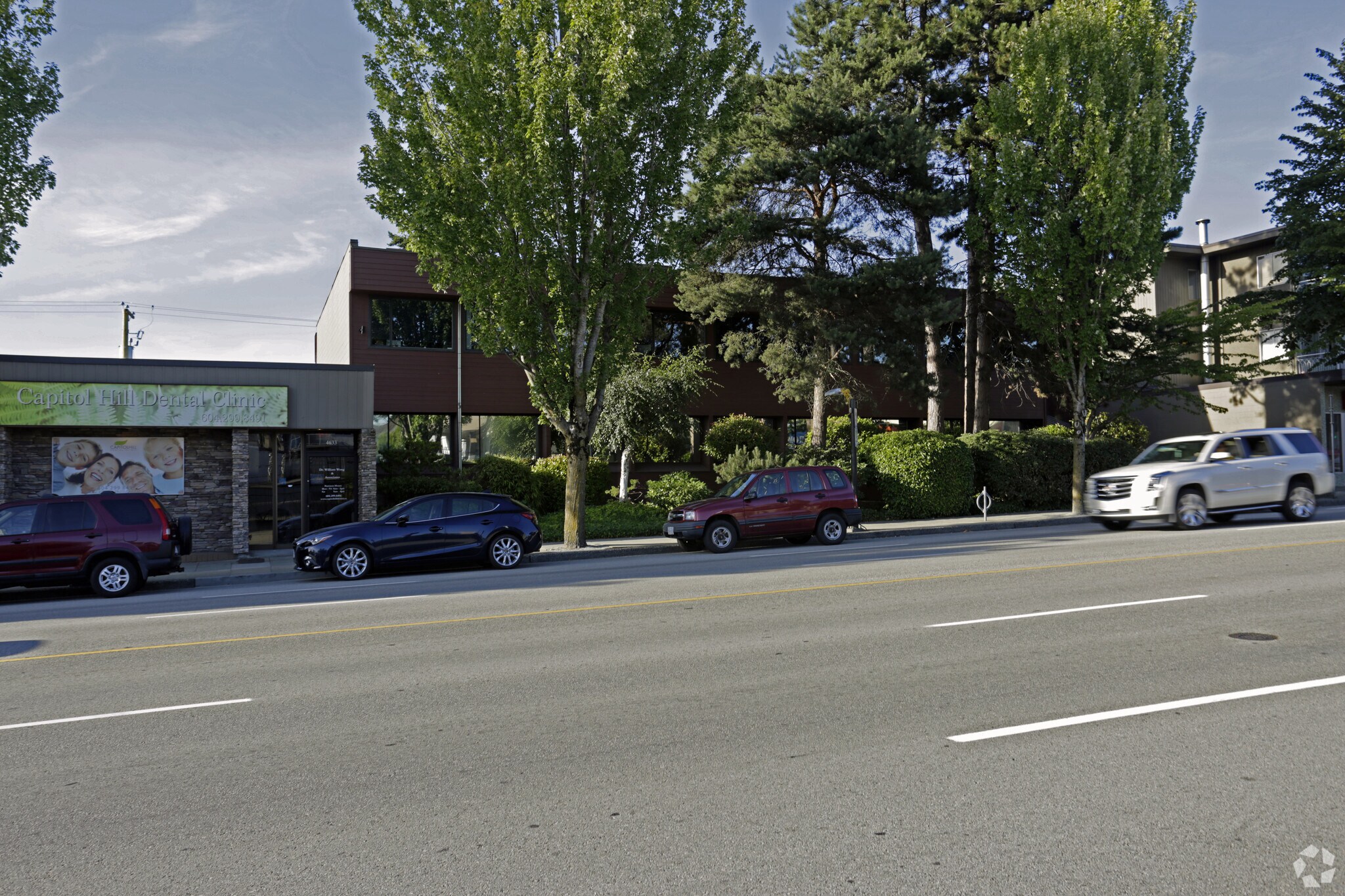 4647-4649 Hastings St, Burnaby, BC for lease Primary Photo- Image 1 of 9