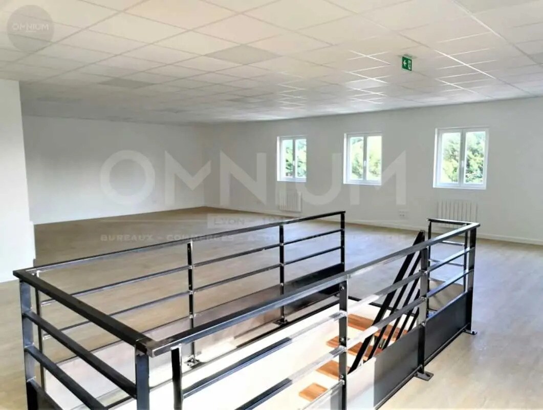 Office in Villefontaine for lease Interior Photo- Image 1 of 4